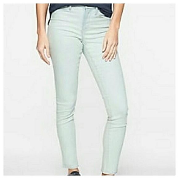 ATHLETA Sculptek Skinny Crop Jean Glacier Wash NWT - Picture 4 of 14